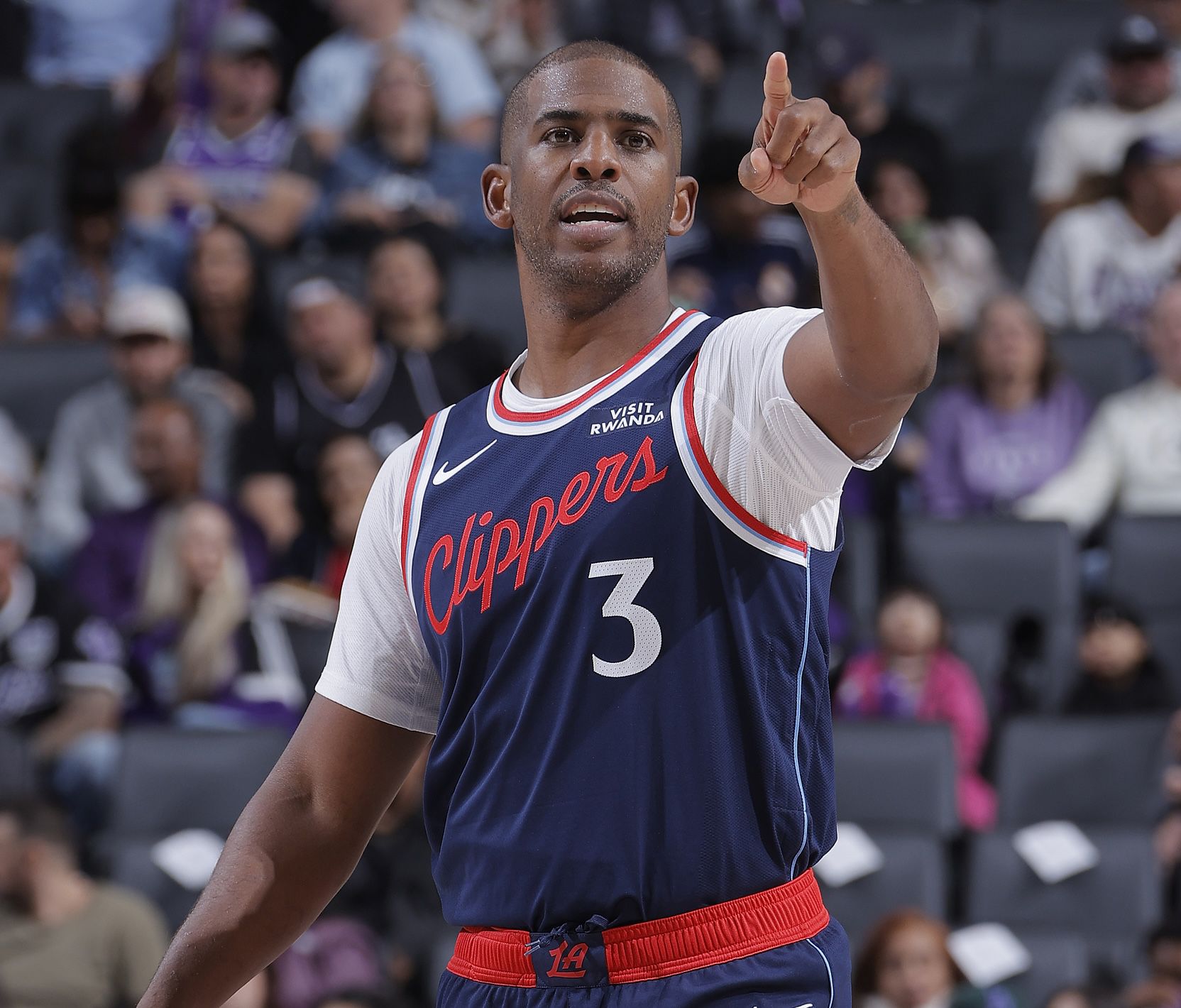 泰伦·卢：由于哈登今晚缺席，保罗将获得更多上场时间